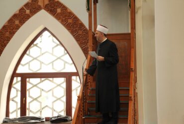Hutba glavnog imama u Istiklal džamiji: Čitajmo znakove prirode – “Čitaj, u ime Gospodara tvoga, koji stvara”