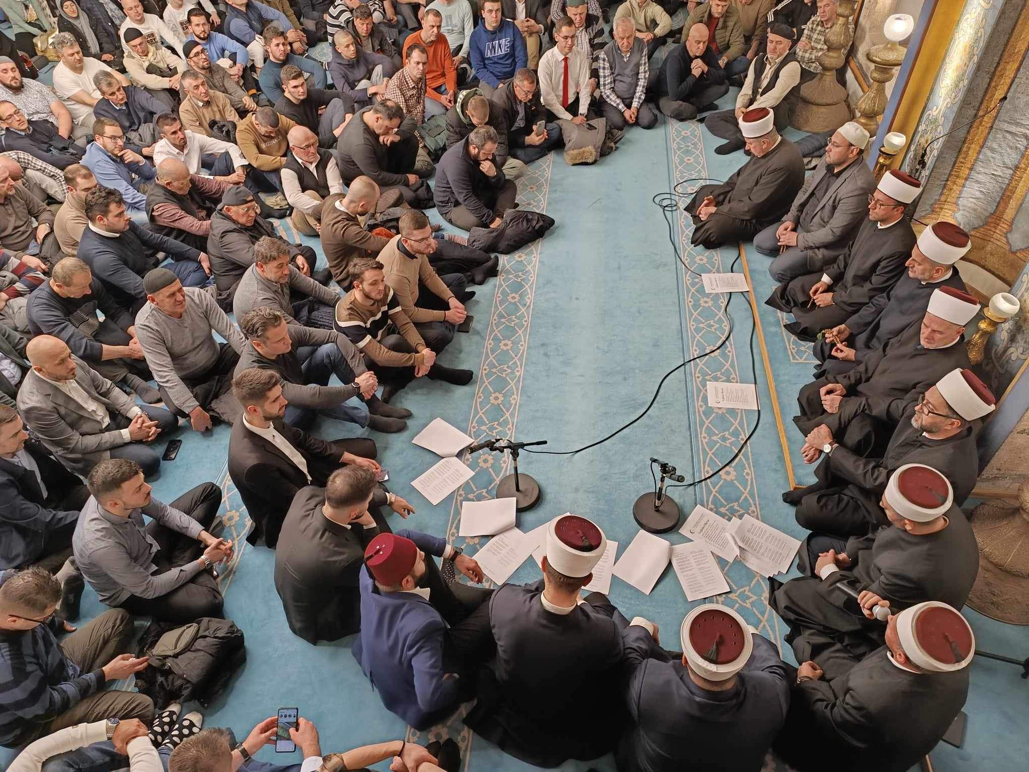 Lejletul-berat: Centralni program MIZ Sarajevo proučen u Carevoj džamiji