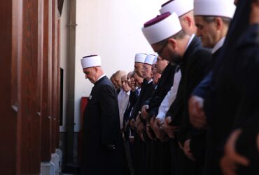 Reisul-ulema predvodio dženazu šejhu Halilu Brzini: Učitelji poput njega danas su nam nasušna potreba
