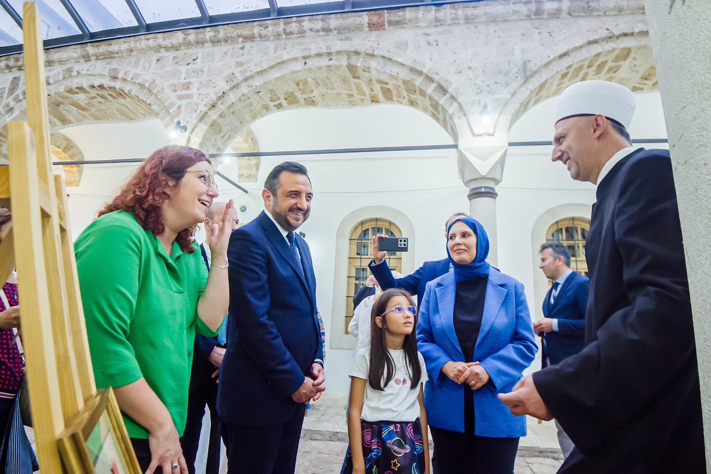U Sarajevu otvorena izložba radova tezhiba poznate turske autorice Ebru Karahan Dalbas