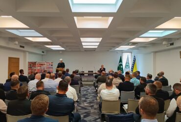 Muftija sarajevski prisustvovao redovnom seminaru za imame