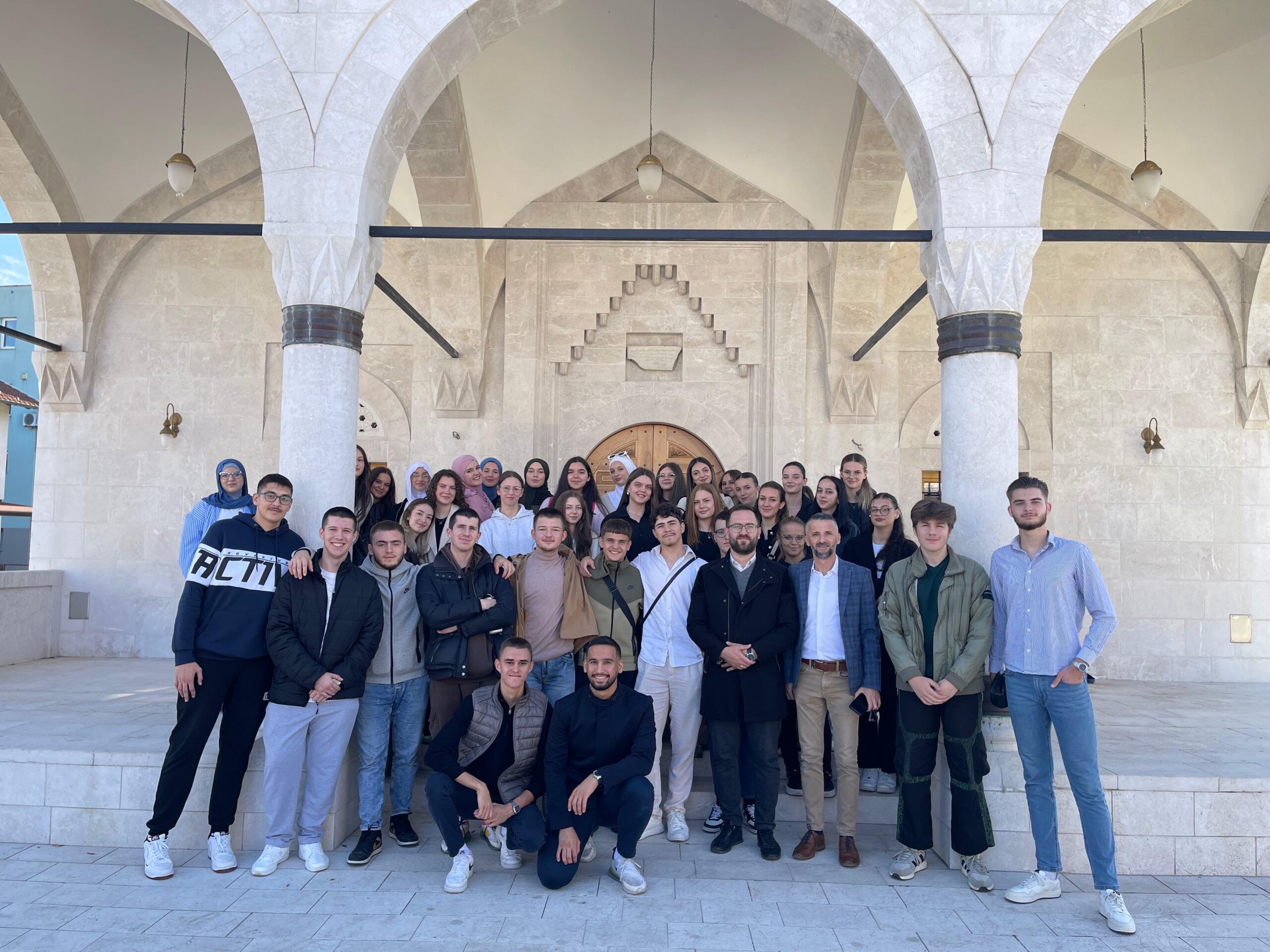 Mreža mladih: Polaznici Kursa islama iz Sarajeva posjetili svoje vršnjake u Žepču