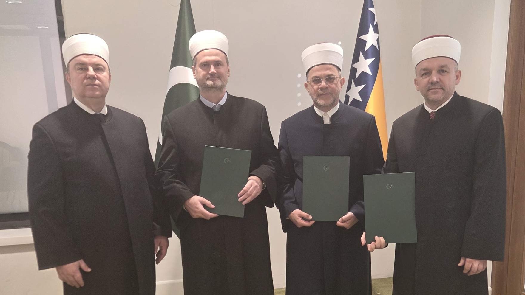 Uručeni dekreti hatibima džamije “Kralj Fahd” u Sarajevu