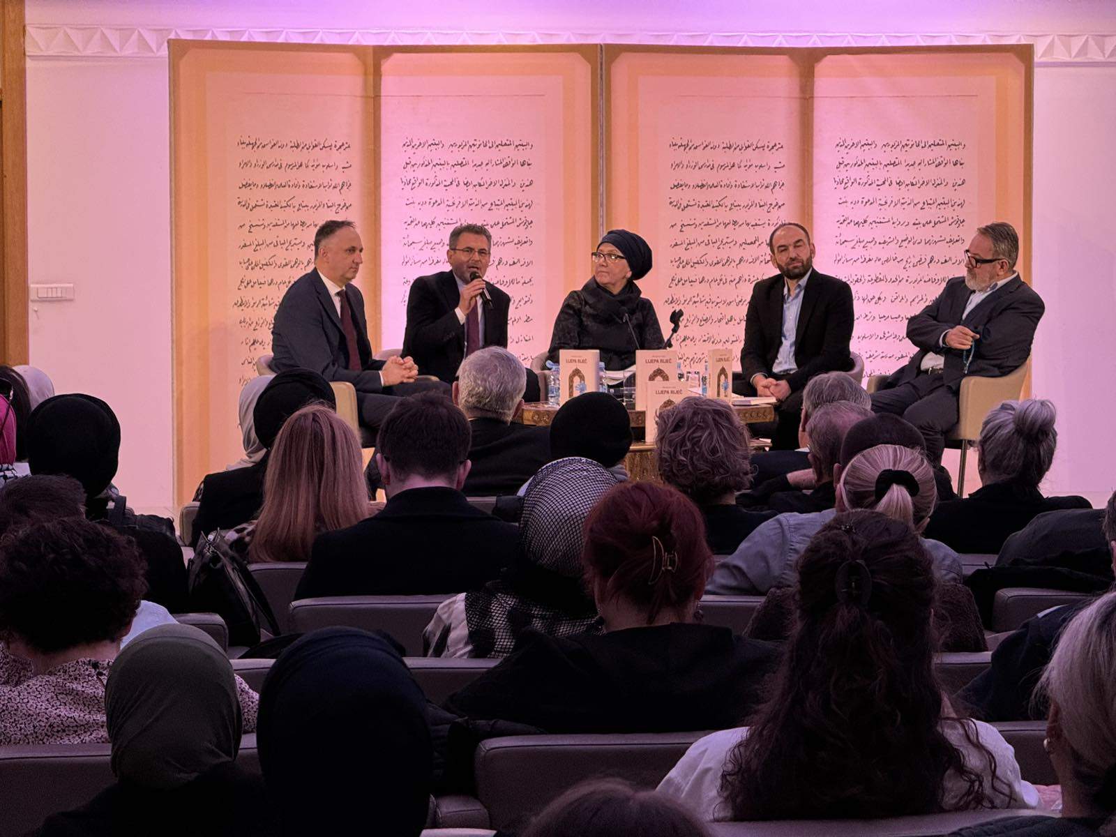 Upriličen razgovor o knjizi “Lijepa riječ: mudrost Kur’ana i hadisa kroz godinu” autora hfz. dr. Benjamina Idriza